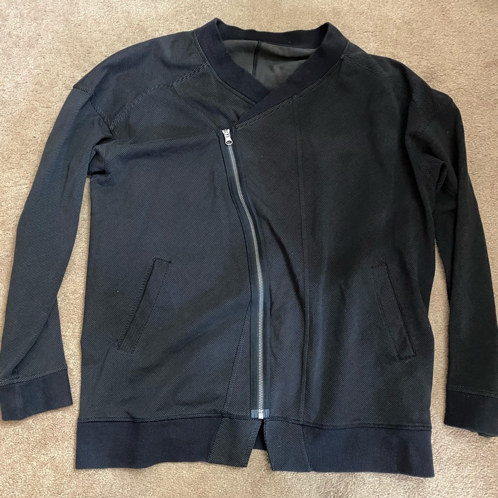 Men’s lulu jacket, but woman can rock too!